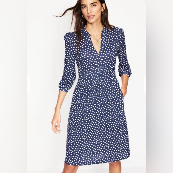 Boden Dresses & Skirts - Boden Naomi Relaxed Jersey Dress 6R Navy Abstract Dot Preppy Feminine Polka dot